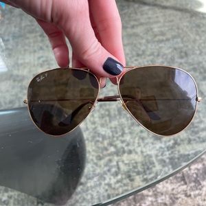 ⚡️PRICED TO SELL⚡️ Ray Ban Oversize Aviator Gold Sunglasses